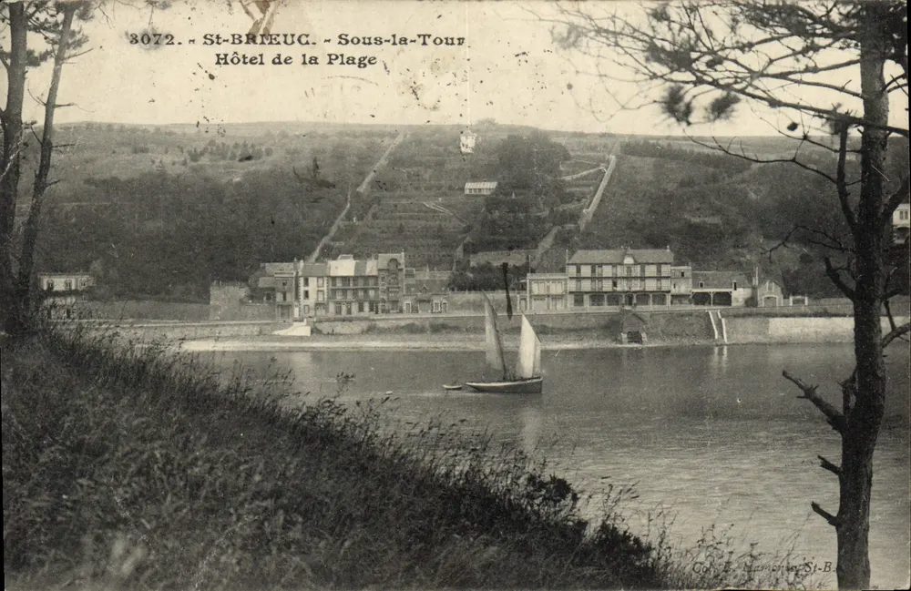 St-BRIEUC — Sous-la-Tour — Hôtel de la Plage, éditeur E. Hamonia St-Brieuc, n° 3072 - Vorderseite
