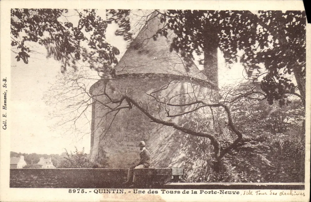 Quintin — Eine der Türme der Porte-Neuve — E. Hamonic, St-B. - Vorderseite