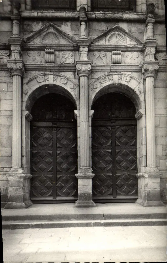 Saint-Malo von Dinan — Portal der Kirche, 16. Jahrhundert, klassizistischer Renaissance-Stil - Vorderseite