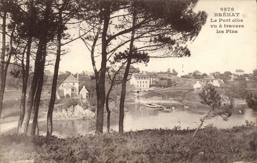 Bréhat — O Porto Fechado visto através dos Pinheiros — Paisagens da Bretanha (Coleção R. Bahurin, S.P.R.) - Frente