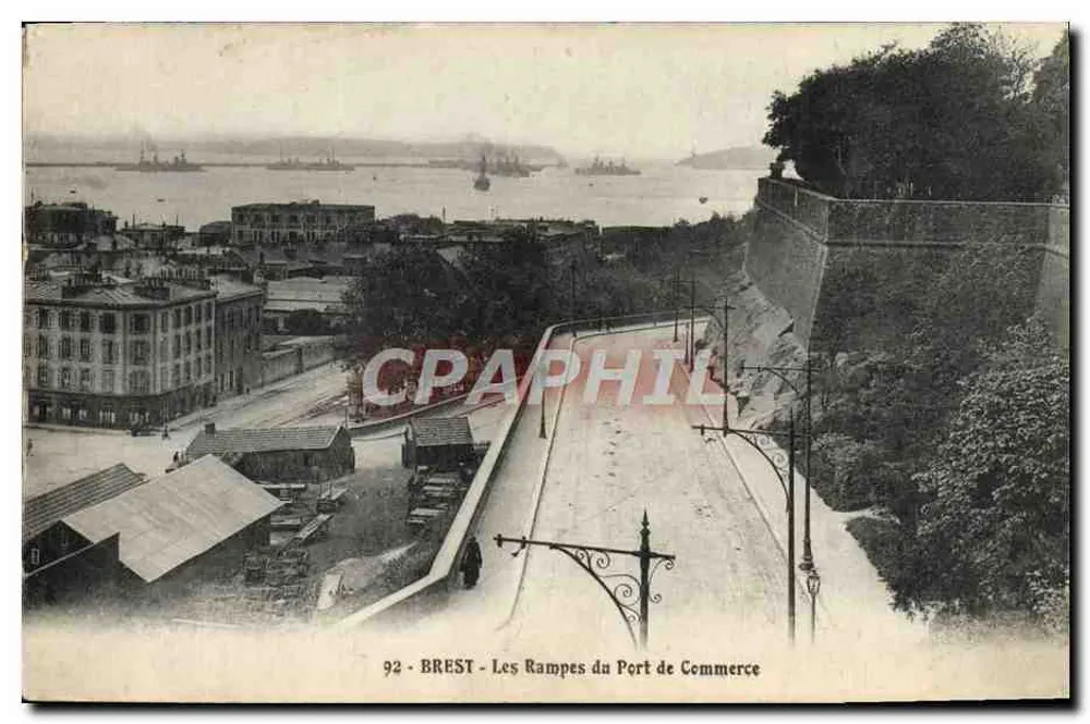 BREST - As Rampas do Porto de Comércio — Bilhete postal antigo n°92, editada por - Frente