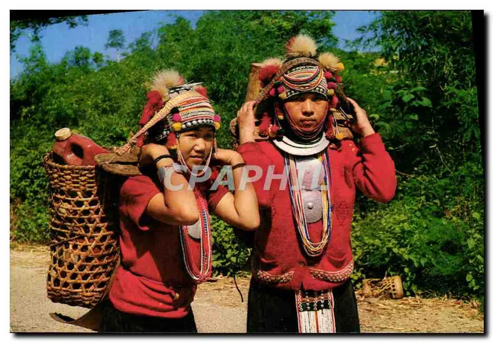 दो महिलाएं एकोह जाति से — उत्तरी थाईलैंड — प्रकाशक फोर्न्थिप फतनाद, संख्या A 275 - आगे