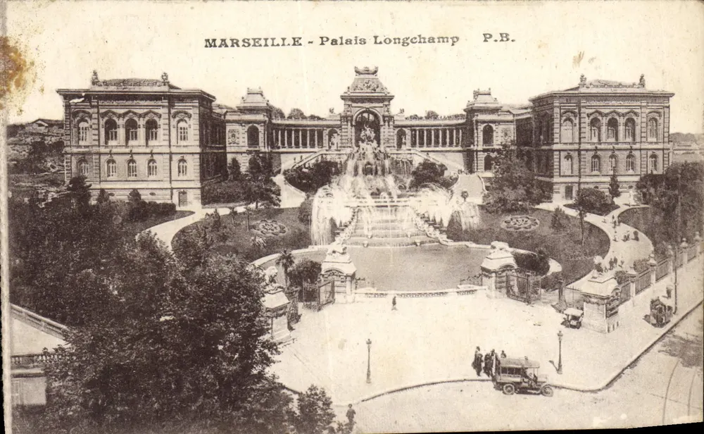 Marselha - Palácio Longchamp — vista do jardim com fonte e edifício, editor P.B. - Frente