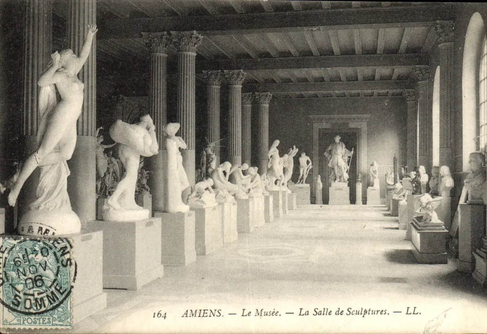 Amiens — Le Musée — La Salle de Sculptures — LL. — n° 164 - Frente