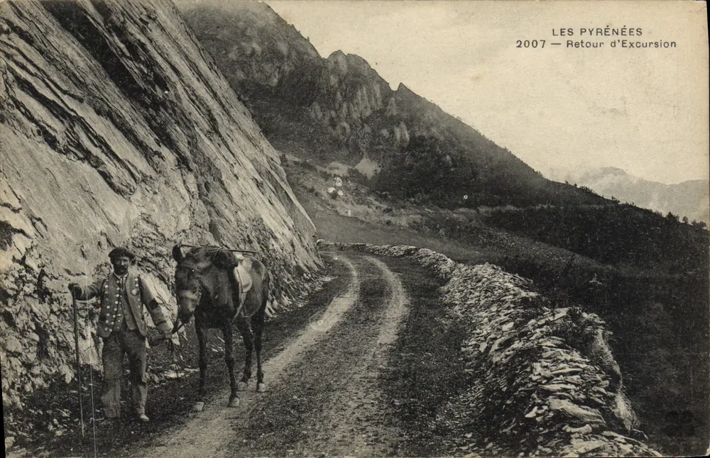 Os Pirineus — Retorno de Excursão — 2007 — Editor: Excursion - Frente