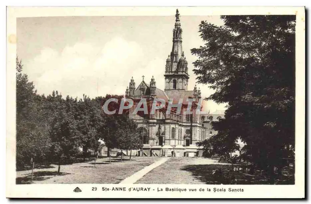 Ste-ANNE d'AURAY - Die Basilika vom Scala Sancta aus gesehen - Vorderseite