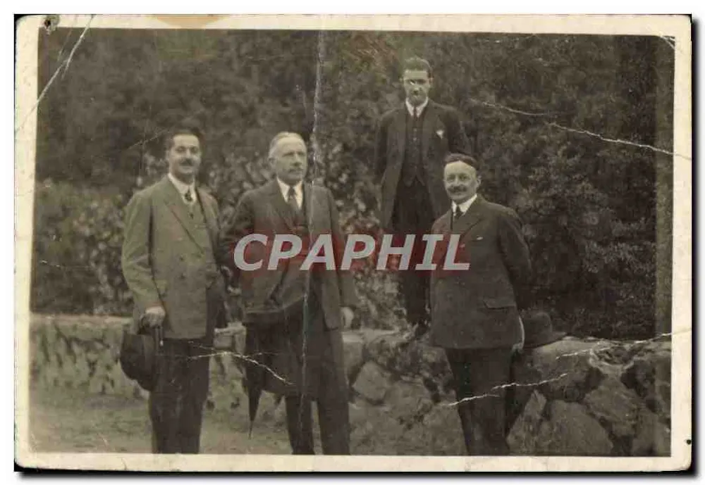 Quatre hommes en costume — scène en extérieur — éditeur CPAPHIL - Vorderseite