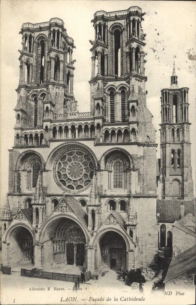 Laon — Facha da Catedral — Livraria E. Marot, Laon - Frente