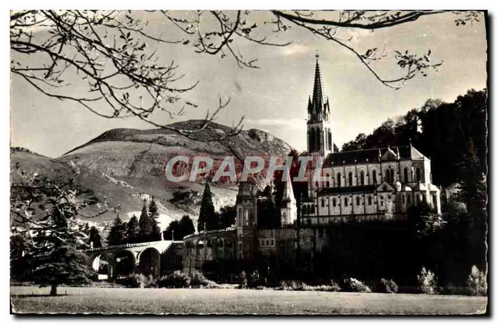 Lourdes (Hautes-Pyrénées) — Blick auf die Basilika von der anderen Seite des Gave — Éditions du Centre Mondial de Pèlerinage - Vorderseite