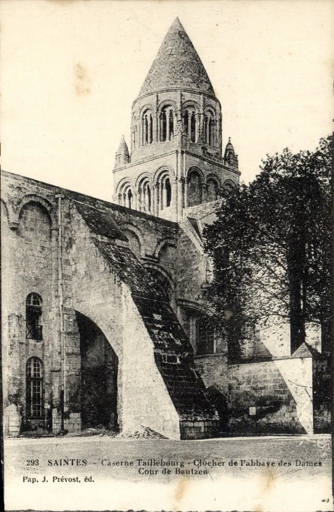 Saintes - Kasernen Taillebourg - Turm der Abtei der Damen - Vorderseite