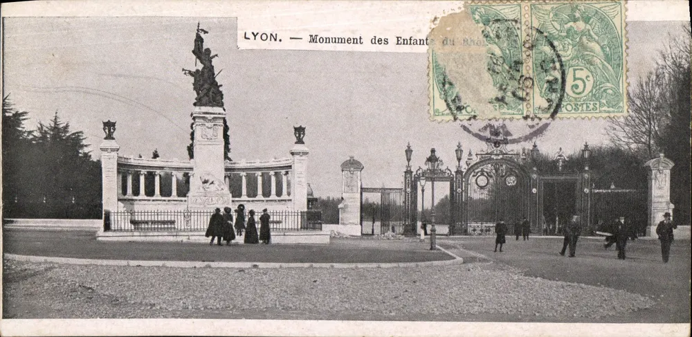 LYON — Monument van de Kinderen van de Rijn — uitgever niet zichtbaar - Voorkant