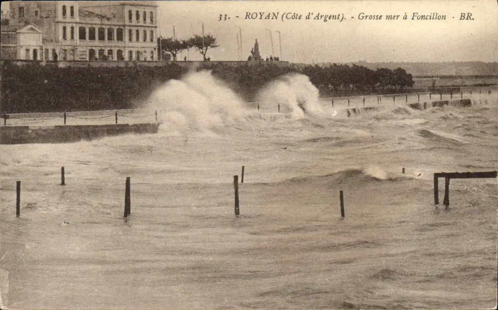 ROYAN (Costa de Prata) — Mar grande em Foncillon — BR. n°33 - Frente