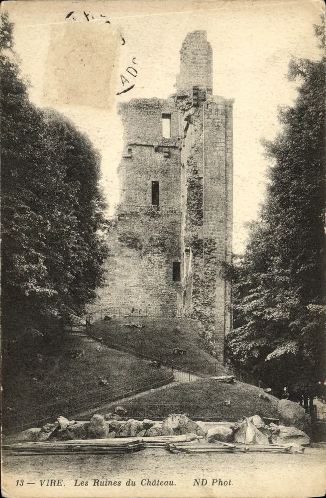 Vire — Les Ruines du Château — ND Phot. n°13 - Frente