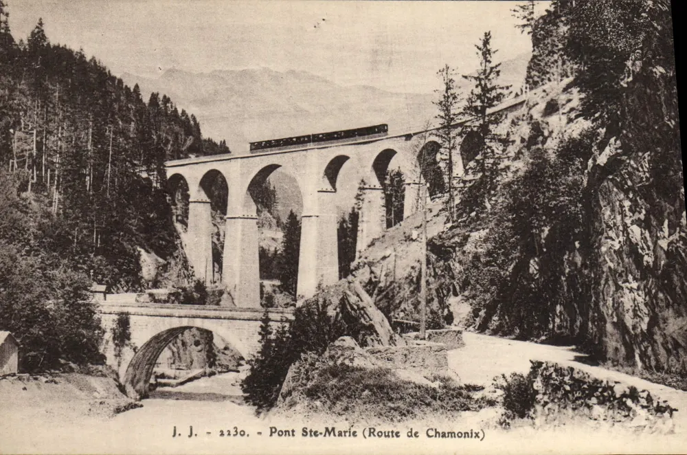 Ponte Ste-Marie (Estrada de Chamonix) — Viaduto com arcos e trem — J.J. - 2230 - Frente