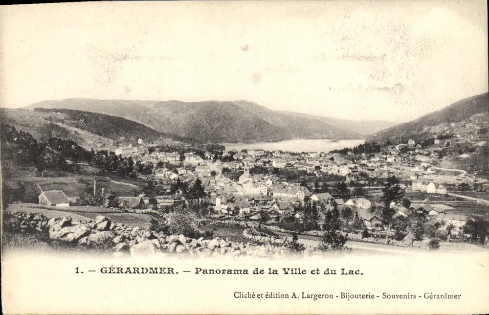 Gérardmer — Panorama der Stadt und des Sees — Cliché und Ausgabe A. Largeron - Schmuck - Erinnerungen - Gérardmer - Vorderseite