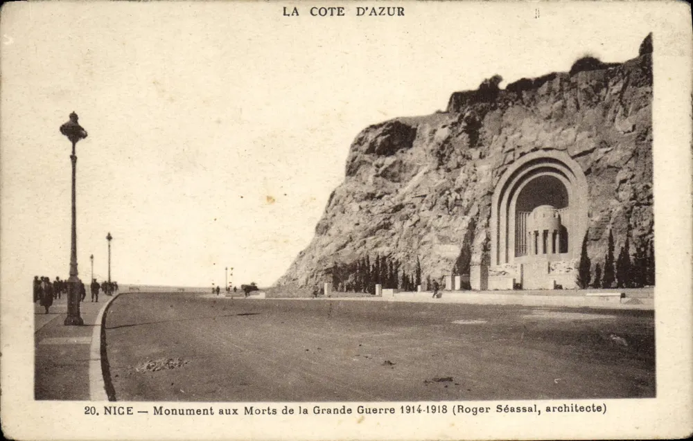 Nizza — Gedenkstein für die Gefallenen des Großen Kriegs 1914-1918 — Roger Séassal, Architekt - Vorderseite