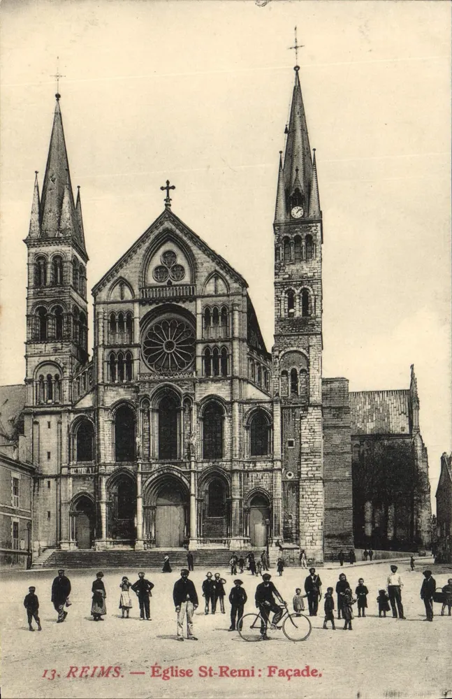 Reims — Igreja de São Remi: Fachada. - Frente
