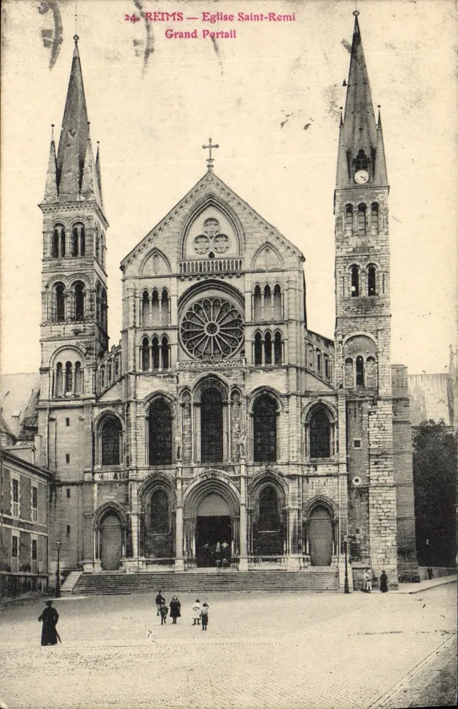Reims — Kirche Saint-Remi — Großer Portal - Vorderseite
