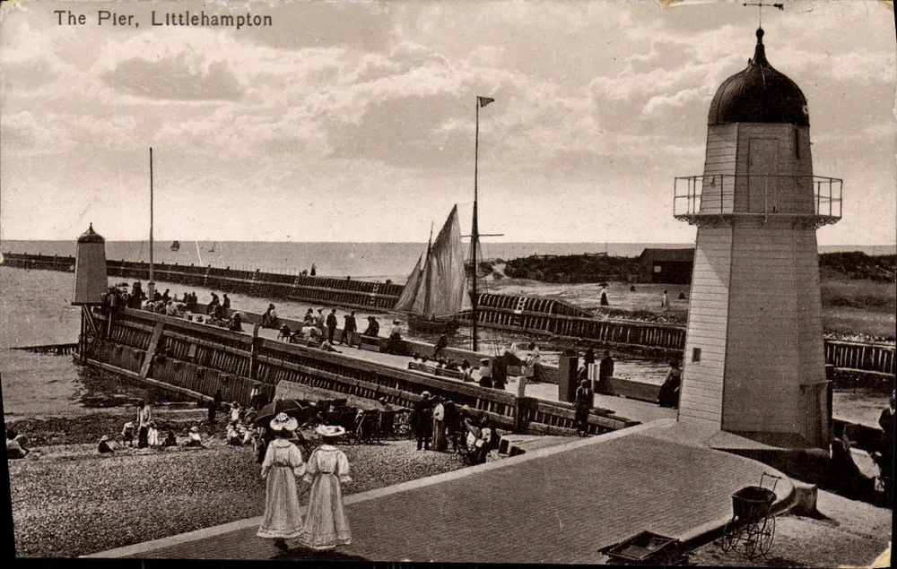 The Pier, Littlehampton — widok na farbę i nabrzeże — Valentine's Area - Awers