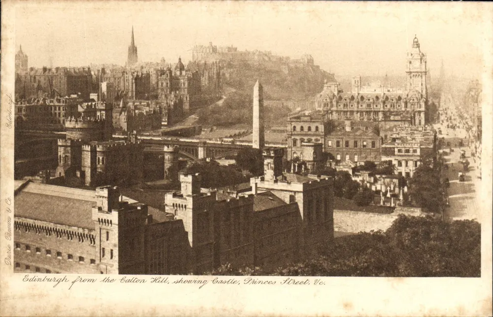Edimburgo a partir do Calton Hill, mostrando o Castelo, Princes Street. Co. — David Beggan & Co. - Frente