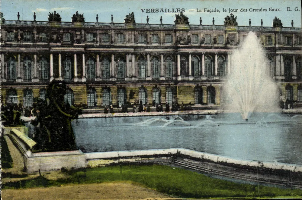 Versailles — A Fachada, no dia das Grandes Águas. E. G. - Frente