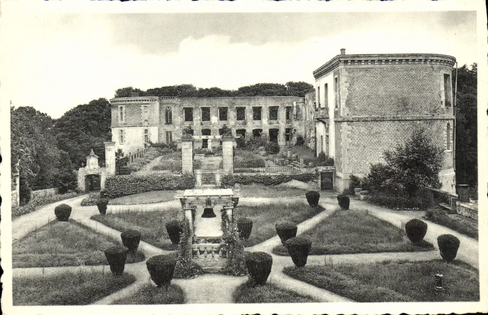 Beauraing — Cour d'honneur van het Kasteel Ste-Marie — Éditions Pro Marais - Voorkant