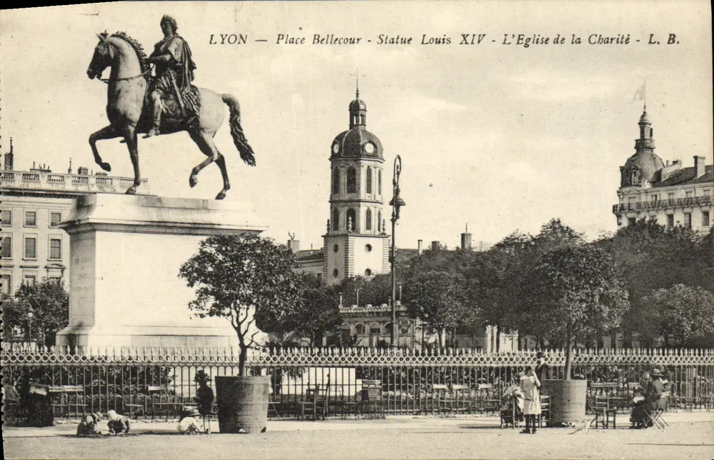 LYON — Place Bellecour — Statue Louis XIV — L. B. - Vorderseite