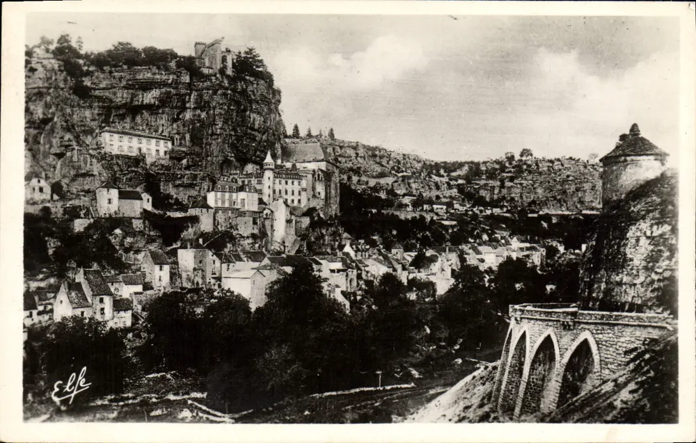 Vista tomada por la Carretera de Labastide-Murat — Rocamadour — Editor: Élfe - Anverso