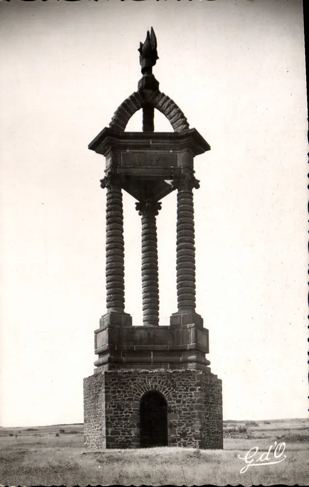Monument von Vercingetorix auf dem Plateau von Gergovie — Clermont-Ferrand, Auvergne — Verlag Gd'O - Vorderseite