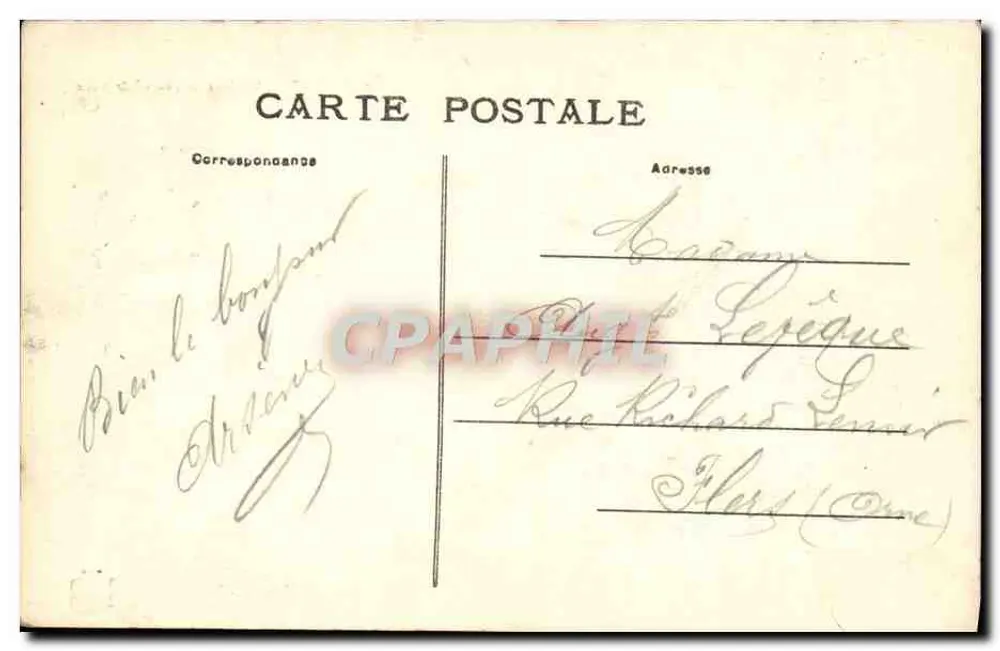 CAEN — A Cour do Hotel de Ville — Editor P. R. n° 105 - Verso