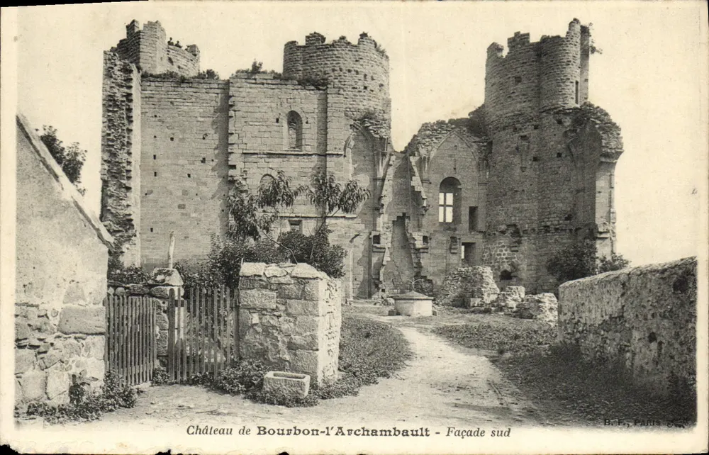 Castelo de Bourbon-l'Archambault — Fachada sul — B.P., Paris - Frente