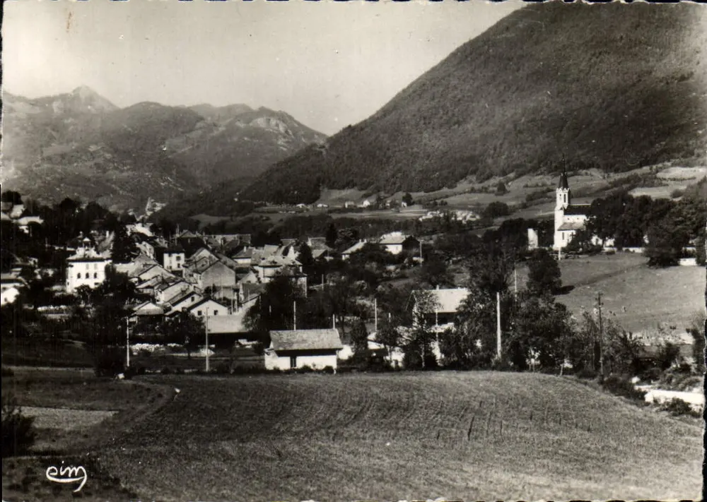 Chatillon-de-Michaille (Ain) — Vista Geral e o Crêt de Chalame — editor CPHAPHIL - Frente