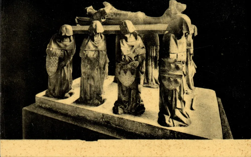 Túmulo de Philippe Pot — Paris, Museu do Louvre — editor Fernand Nathan, n° 3 - Frente