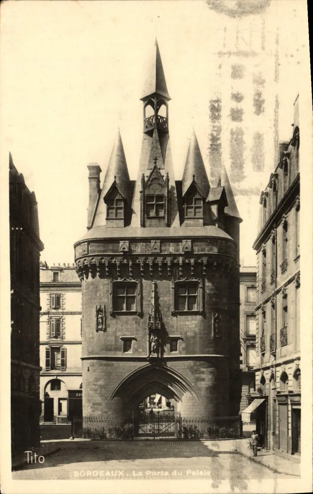 Bordeaux. A Porta do Palácio — editor Tito, número da série não visível - Frente