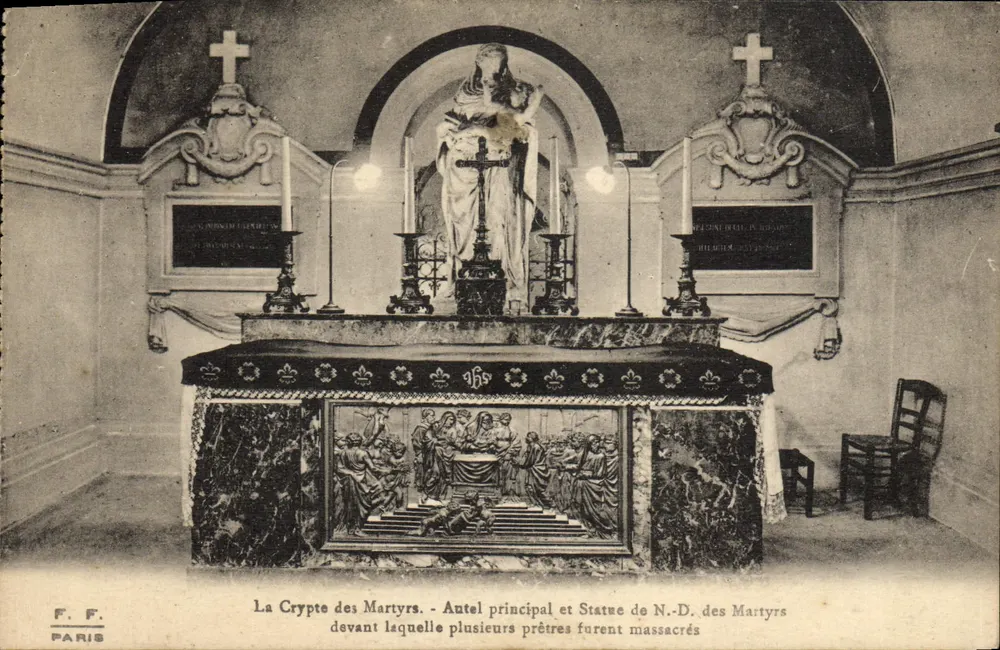 Die Krypta der Märtyrer — Hauptaltar und Statue der N.-D. der Märtyrer — F. F. PARIS - Vorderseite
