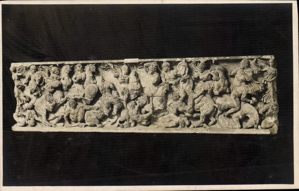 Sarkophag mit Kampfszenen — Nationalmuseum Römisch — Editions JUDA, Serie 63430 - Vorderseite