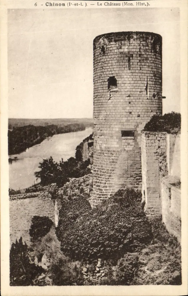Chinon (Indre-et-Loire) — O Castelo (Monumento Histórico) — Phototype A. Bruelangers - Frente