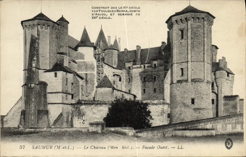 Saumur (M-et-L.) — O Castelo (Minha História) — Fachada Oeste — LL. — N° 57 - Frente
