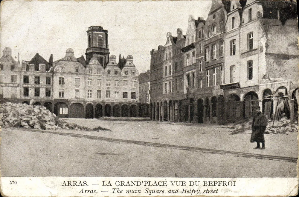 Arras — Die Grand'Place vom Glockenturm aus gesehen — Éditeur nicht sichtbar, Seriennummer 570 - Vorderseite