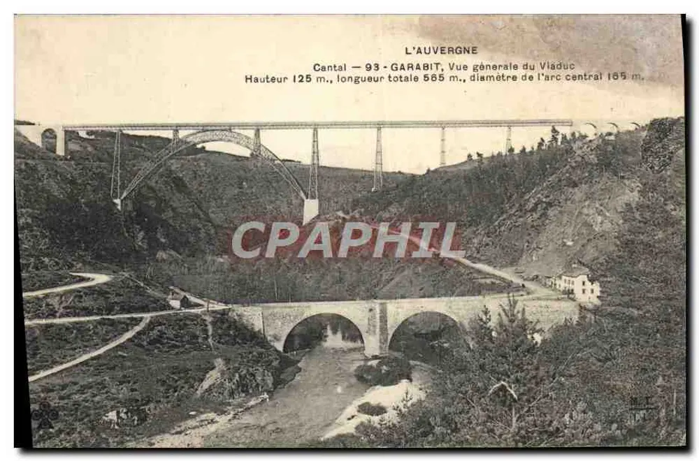 Garabit — Allgemeiner Blick auf den Viadukt — Cantal, 93 — Höhe 125 m, Gesamtlänge 565 m, Durchmesser des zentralen Bogens 165 m - Vorderseite