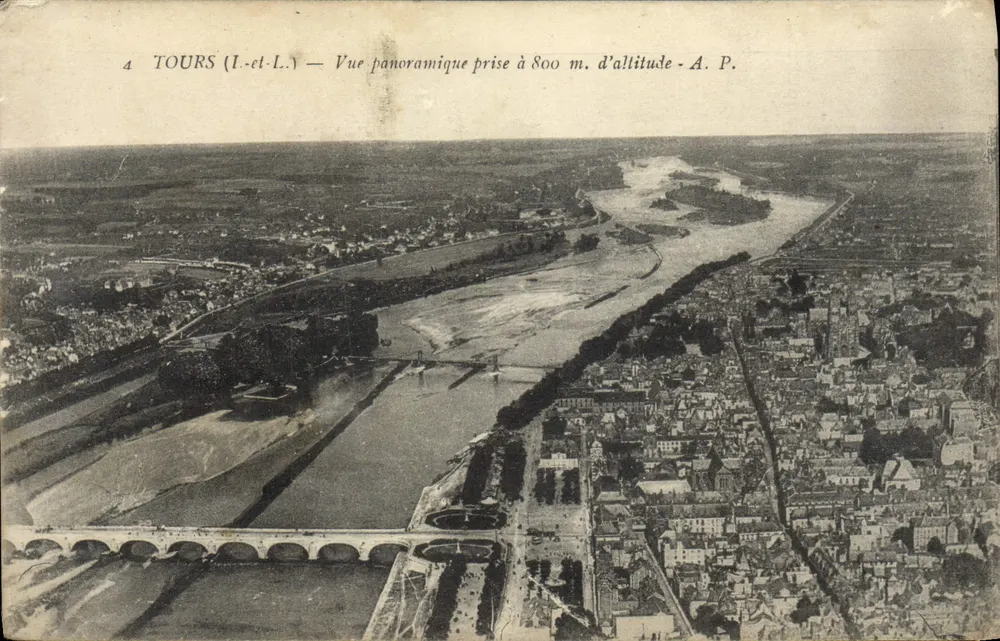 Tours (I.-et-L.) — Panoramablick aus 800 m Höhe — A. P. - Vorderseite