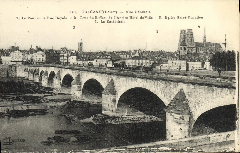Orléans (Loiret) — Allgemeiner Blick — Orléans - Vorderseite