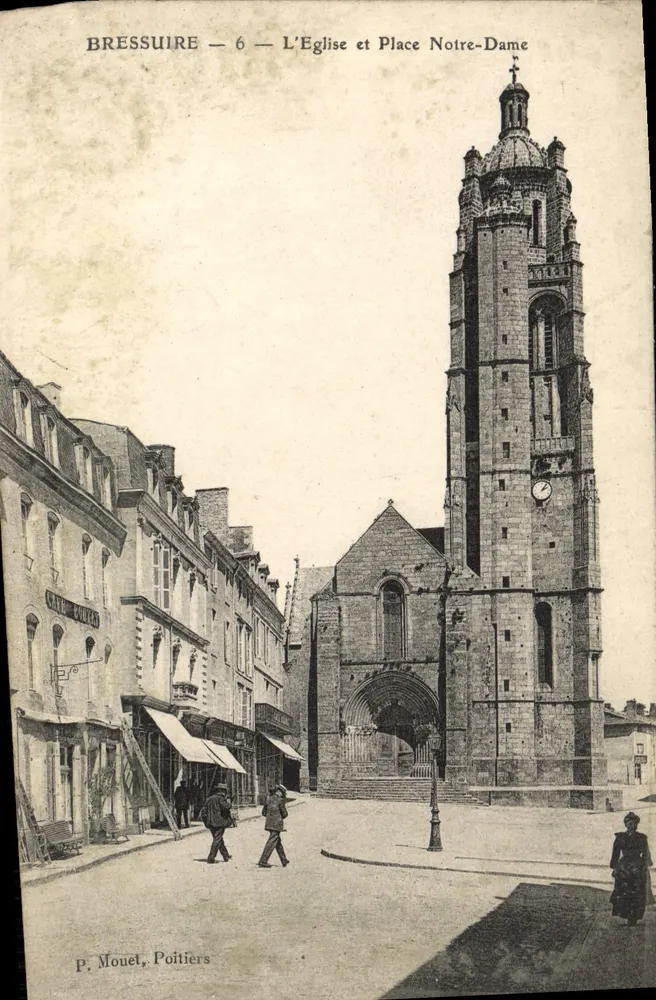 Bressuire — Die Kirche und die Place Notre-Dame — P. Mouet, Poitiers, n°6 - Vorderseite