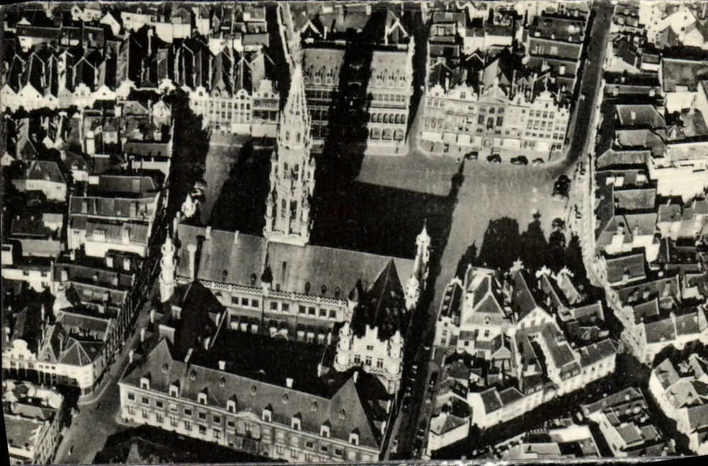 Bruxelas — Panorama da Grand'Place — editora não visível - Frente