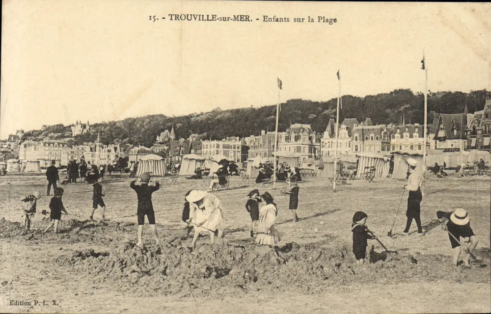 TROUVILLE-sur-MER - Kinder am Strand — Edition P. L. X. n°15 - Vorderseite