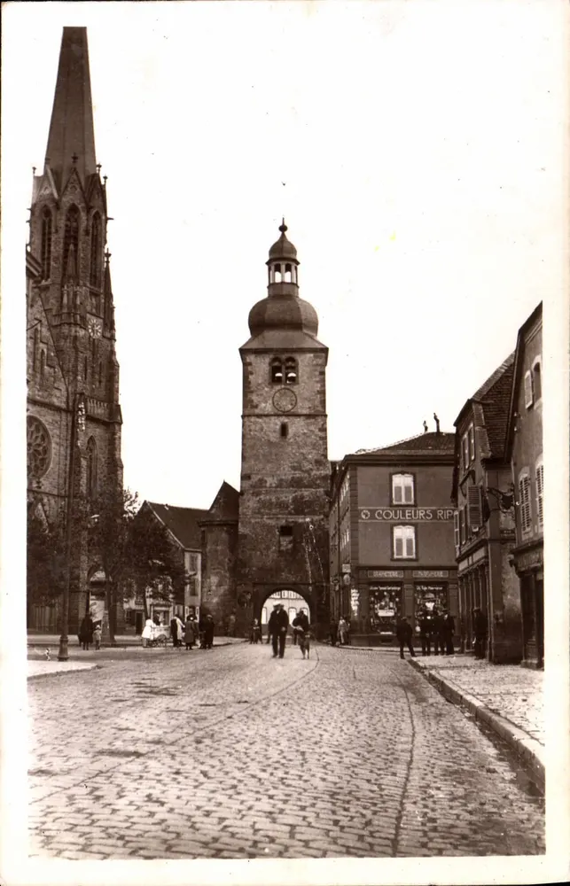 Place de la cathédrale e da torre da hora — Strasbourg — Éditions de la Poste, n° 12 - Frente