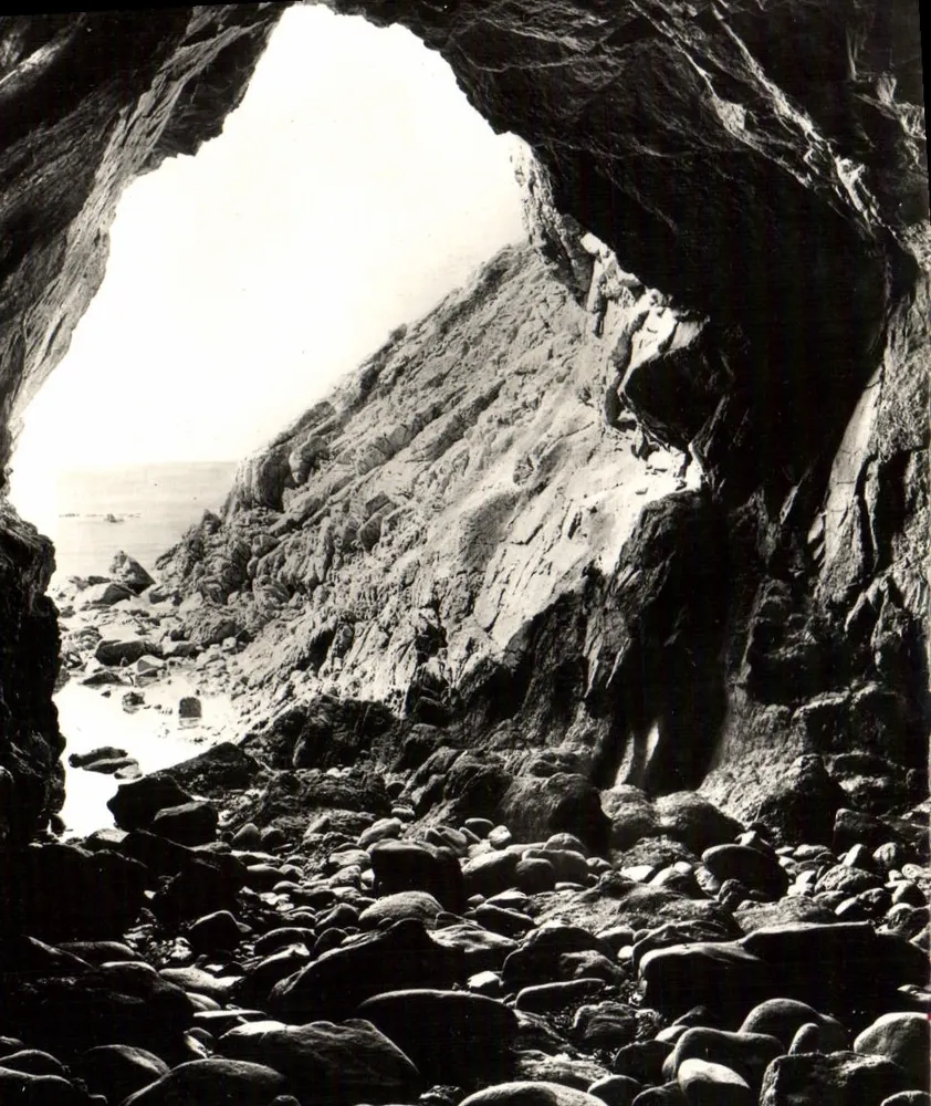 Gruta dos Korrigans — A Grande Côte — Réal-Photo - Frente
