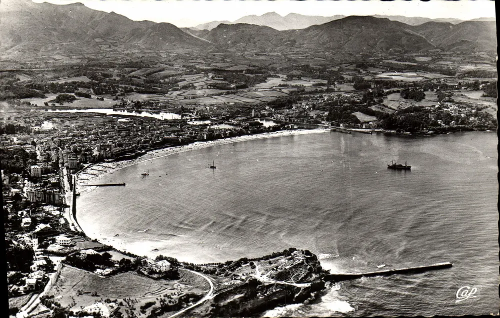 Saint-Jean-de-Luz — Vista aérea — Cliché Robert Durandaud — Cap - Frente
