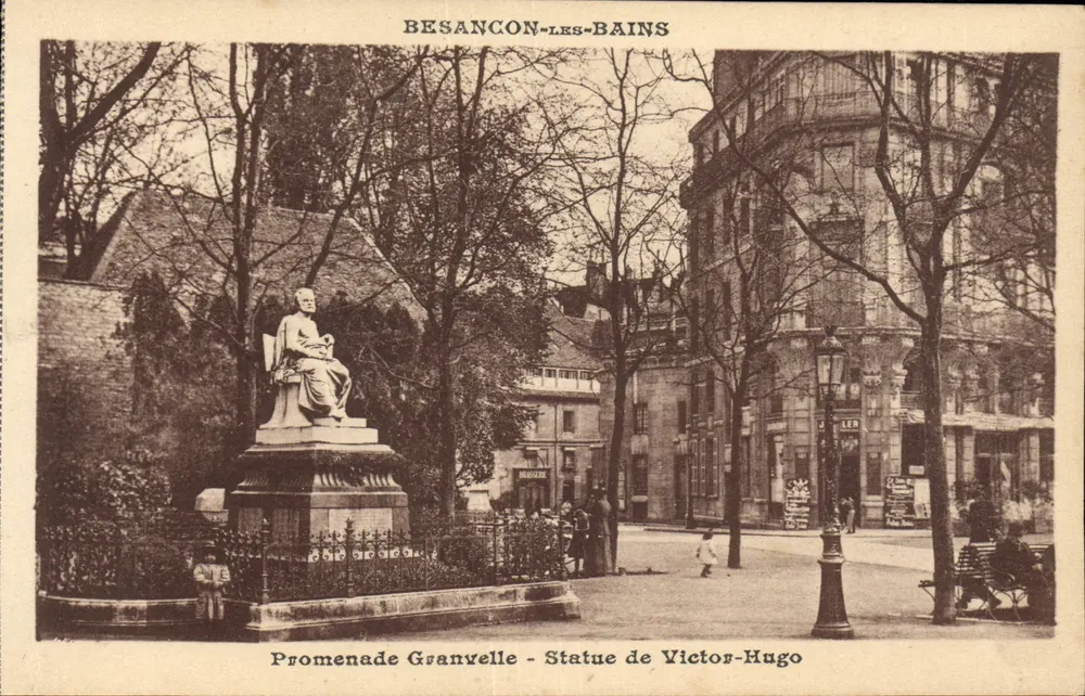 Promenade Granvelle - Statue des Victor Hugo — Besançon-les-Bains - Vorderseite