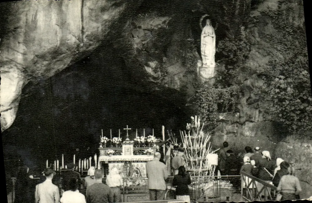 Lourdes — A Gruta Milagrosa — Edições dos Presentados, n°45 (Set V) - Frente